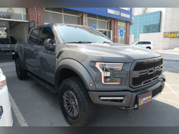 فورد  رابتر  2020  اوتوماتيك  81,000 كم  6 سلندر  دفع رباعي  بيكب  رمادي  تحت الضمان