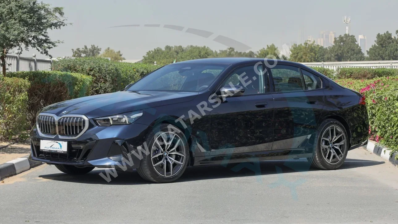 BMW  5-Series  530i M  2026  Automatic  0 Km  4 Cylinder  Rear Wheel Drive (RWD)  Sedan  Dark Blue  With Warranty