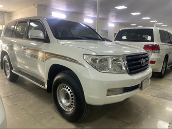 Toyota  Land Cruiser  GXR  2009  Automatic  428,000 Km  8 Cylinder  Four Wheel Drive (4WD)  SUV  White