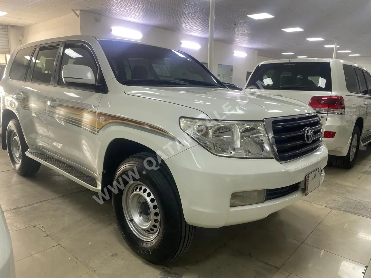 Toyota Land Cruiser GXR 2009 Automatic 428,000 Km 8 Cylinder Four Wheel Drive (4WD) SUV White