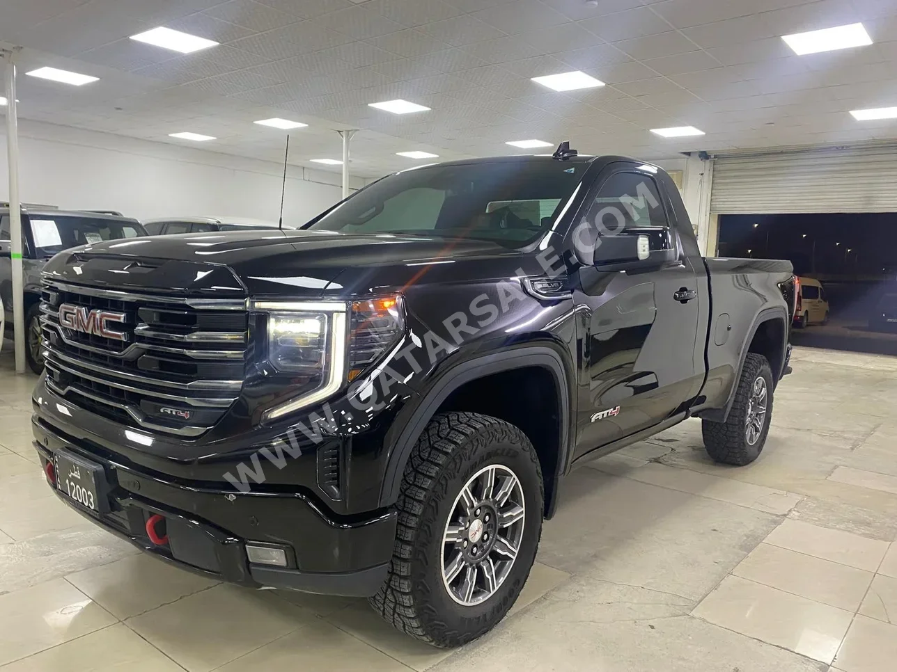 GMC  Sierra  AT4  2025  Automatic  23,000 Km  8 Cylinder  Four Wheel Drive (4WD)  Pick Up  Black  With Warranty