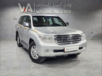 تويوتا  لاند كروزر  جي اكس ار  2011  اوتوماتيك  522,000 كم  8 سلندر  دفع رباعي  اس يو في  فضي