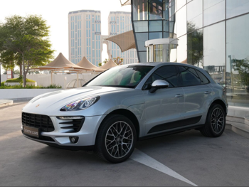 Porsche  Macan  2017  Automatic  81,000 Km  4 Cylinder  Four Wheel Drive (4WD)  SUV  Gray