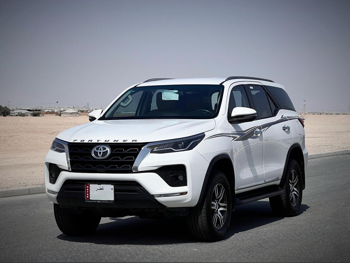 Toyota  Fortuner  2024  Automatic  222,800 Km  4 Cylinder  Four Wheel Drive (4WD)  SUV  White