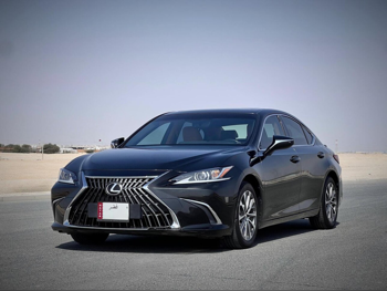 Lexus  ES  300h  2023  Automatic  212,000 Km  4 Cylinder  Four Wheel Drive (4WD)  Sedan  Black