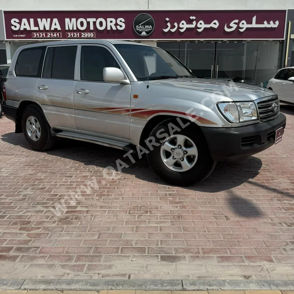 تويوتا لاند كروزر جي اكس 2004 عادي 340,000 كم 6 سلندر دفع رباعي اس يو في فضي