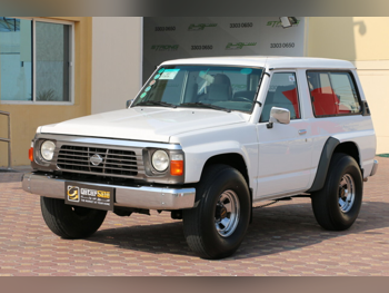 نيسان  باترول  جي ال  1995  عادي  135,000 كم  6 سلندر  دفع رباعي  اس يو في  أبيض