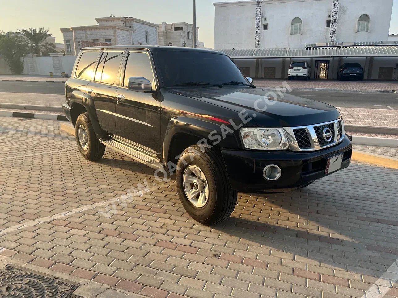 نيسان  باترول  سفاري  2015  عادي  190,000 كم  6 سلندر  دفع رباعي  اس يو في  أسود