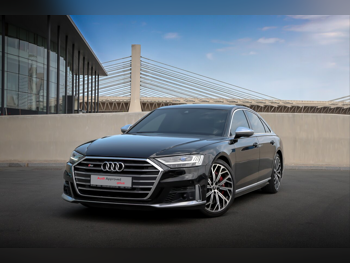 اودي  أس  8  2021  اوتوماتيك  78,000 كم  8 سلندر  دفع كلي مستمر  سيدان  أسود  تحت الضمان