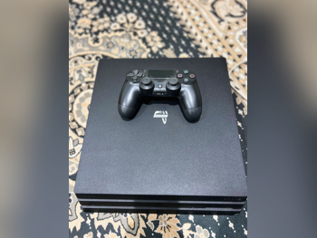 Video Games Consoles - Sony - PlayStation 4 Pro - 1 TB -Included Controllers: 1