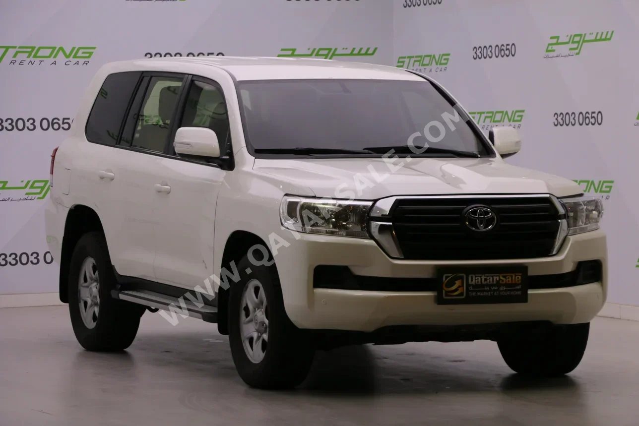 تويوتا لاند كروزر جي اكس 2021 اوتوماتيك 183,000 كم 6 سلندر دفع رباعي اس يو في أبيض