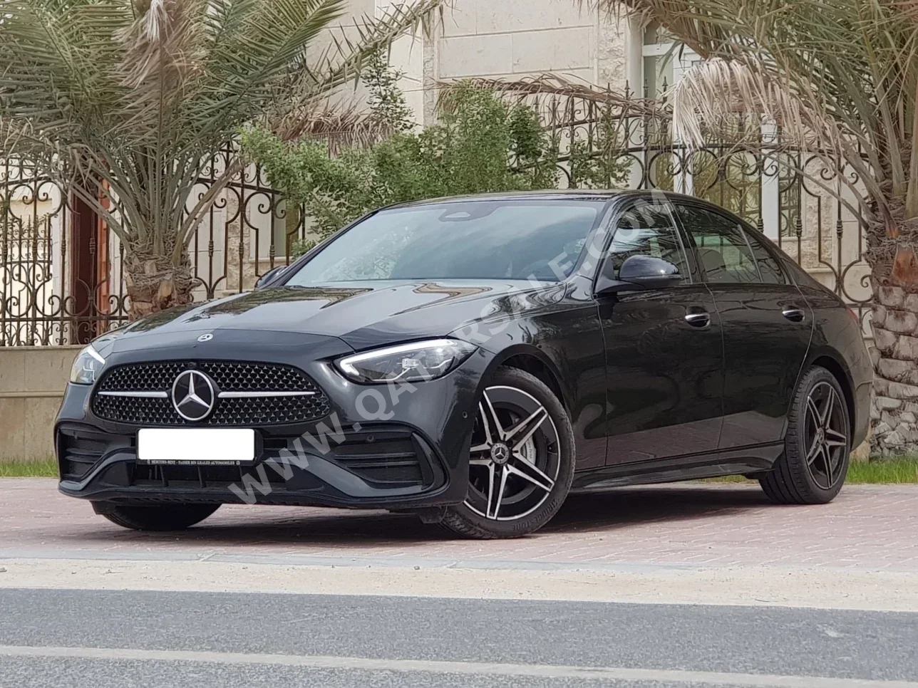 مرسيدس - بنز  سي - كلاس  200  2023  اوتوماتيك  32,000 كم  4 سلندر  دفع خلفي  سيدان  رمادي غامق