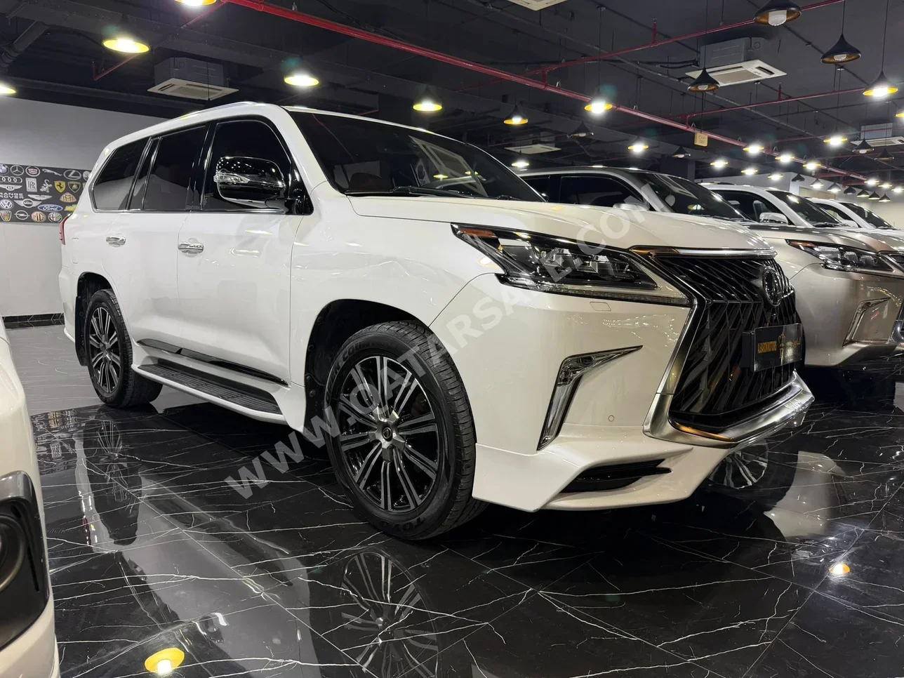 لكزس  ال اكس  570  2017  اوتوماتيك  288,000 كم  8 سلندر  دفع رباعي  اس يو في  أبيض