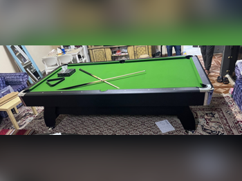 أخضر و أسود  طاولة بلياردو
