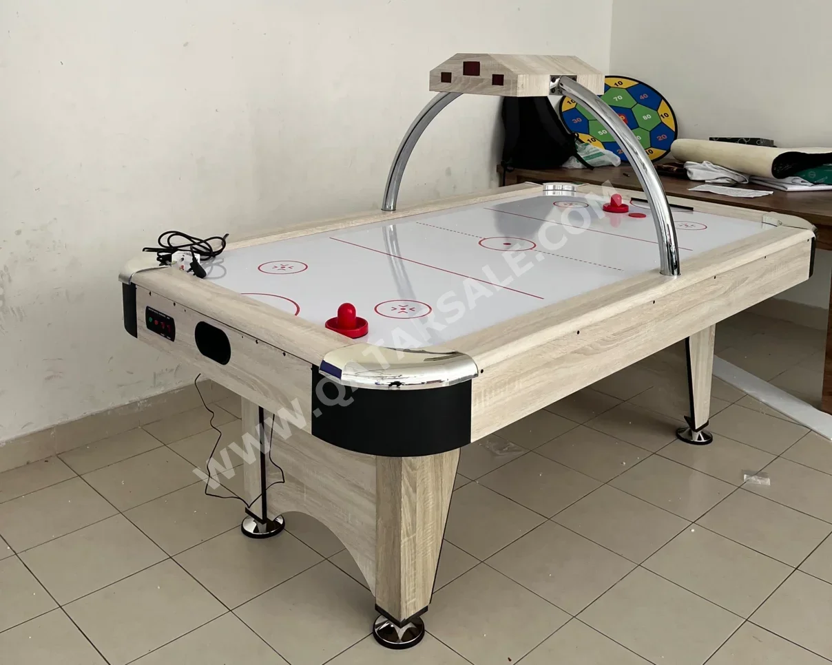 أبيض  طاولة الهوكي