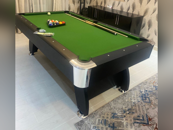 أخضر  طاولة بلياردو