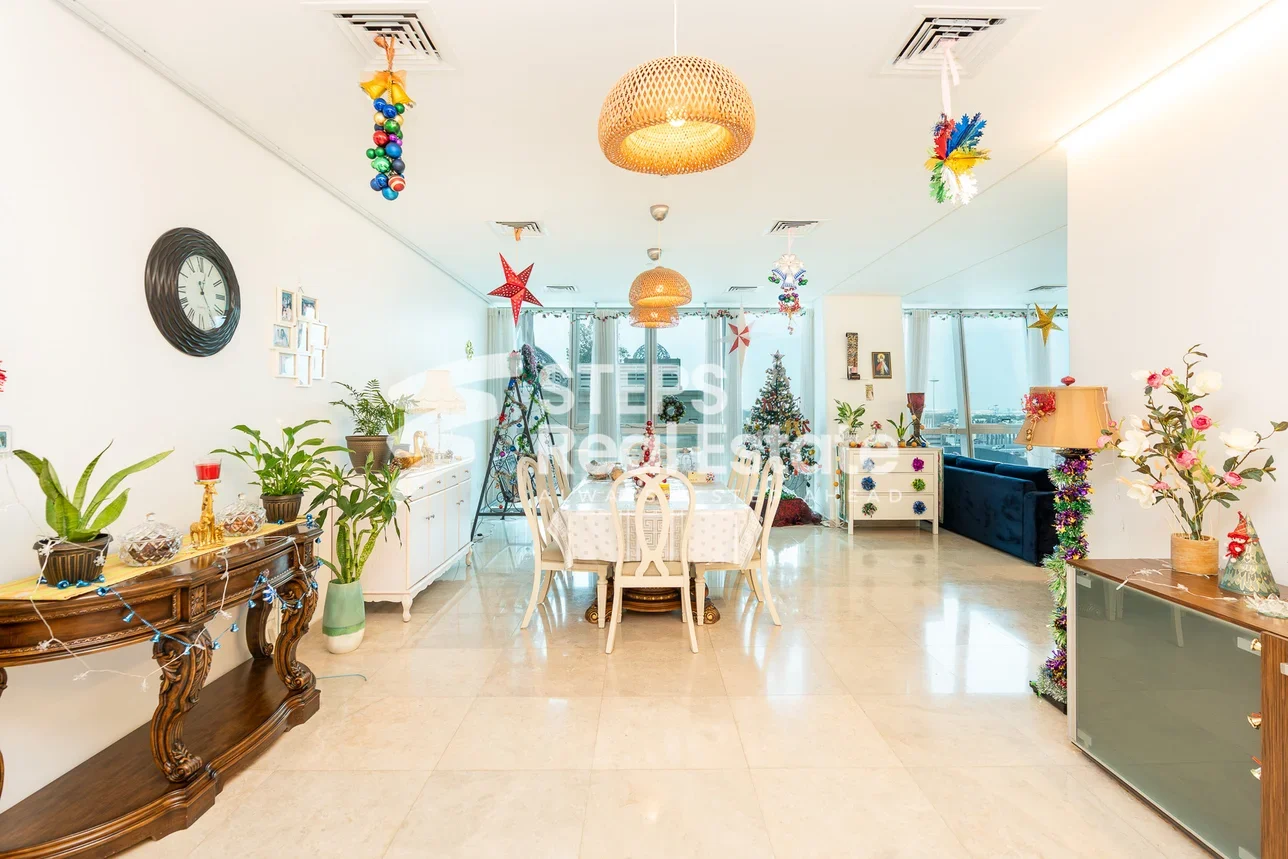 3 غرف نوم  شقة  للبيع  في الدوحة -  الخليج الغربي  مفروشة بالكامل