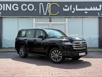 تويوتا  لاند كروزر  جي اكس ار توين توربو  2022  اوتوماتيك  228,000 كم  6 سلندر  دفع رباعي  اس يو في  أسود