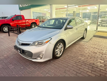 تويوتا  أفالون  اكس ال اي  2014  اوتوماتيك  389,000 كم  6 سلندر  سحب امامي  سيدان  فضي