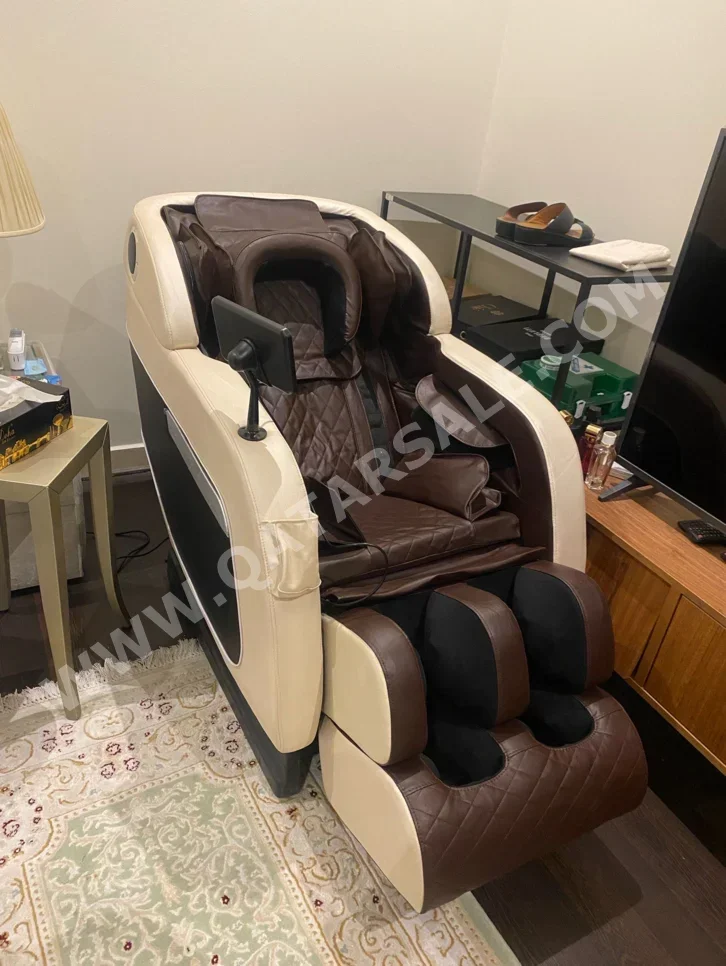 كرسي التدليك بيست مساج  أبيض  الصين  كل الجسم  رباعي الأبعاد