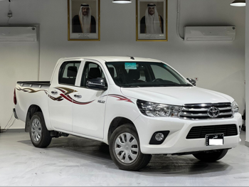 تويوتا  هاي لوكس  2025  اوتوماتيك  10,000 كم  4 سلندر  دفع خلفي  بيكب  أبيض