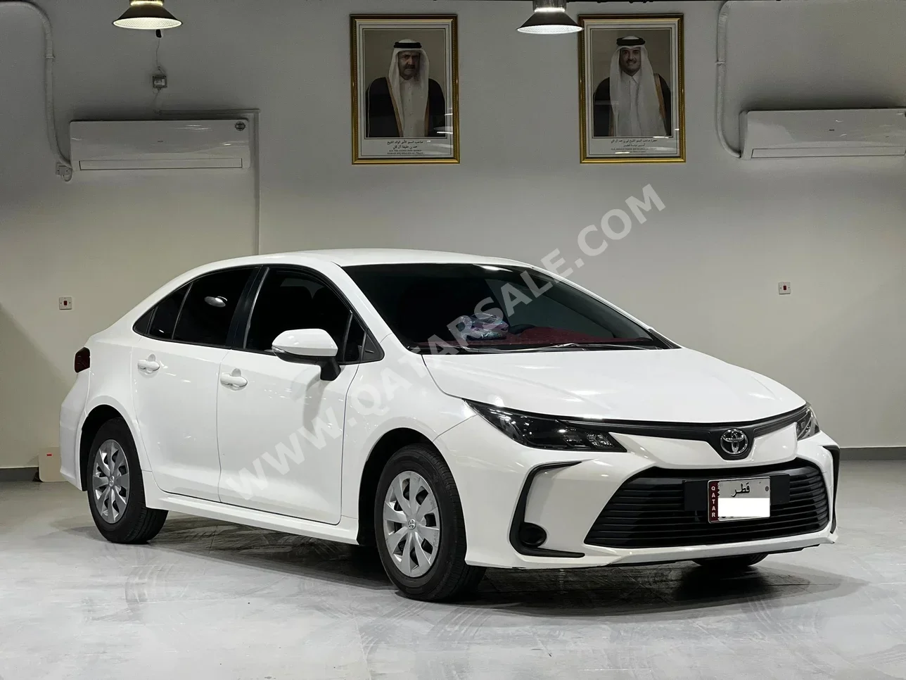 تويوتا كورولا اكس ال اي 2022 اوتوماتيك 81,000 كم 4 سلندر سحب امامي سيدان أبيض