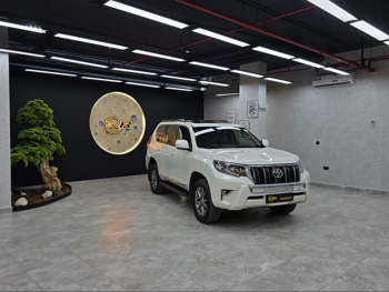 تويوتا  برادو  تي اكس ال  2018  اوتوماتيك  160,000 كم  6 سلندر  دفع رباعي  اس يو في  أبيض