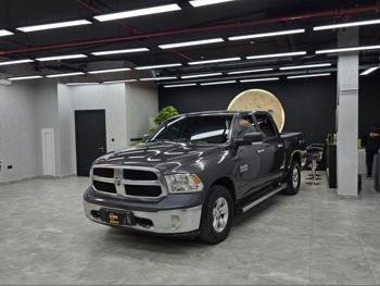 دودج  رام  1500  2016  اوتوماتيك  225,000 كم  8 سلندر  دفع رباعي  بيكب  رمادي