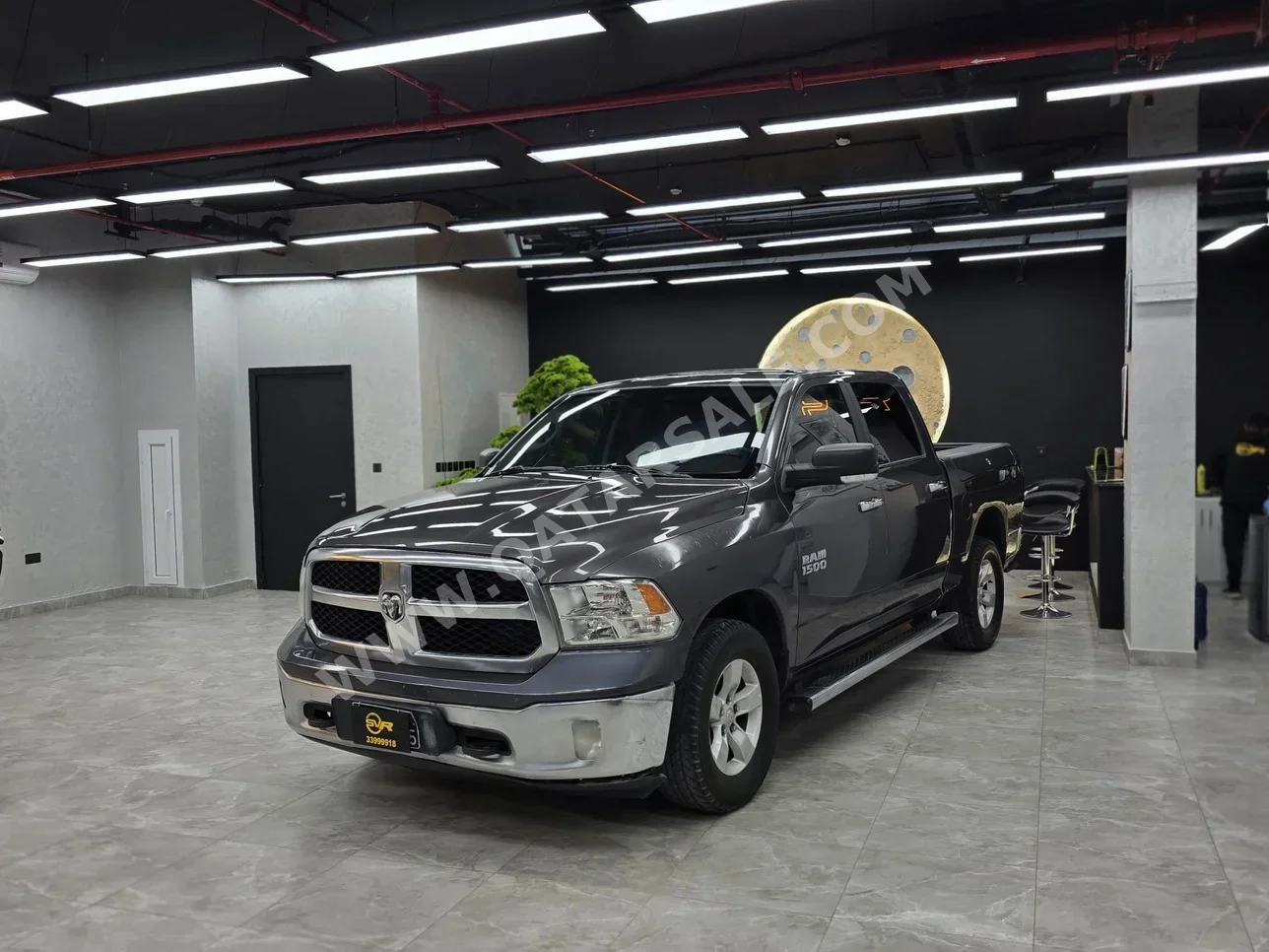 دودج رام 1500 2016 اوتوماتيك 225,000 كم 8 سلندر دفع رباعي بيكب رمادي