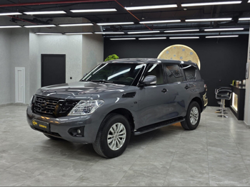 نيسان  باترول  اس اي  2014  اوتوماتيك  270,000 كم  8 سلندر  دفع رباعي  اس يو في  رمادي