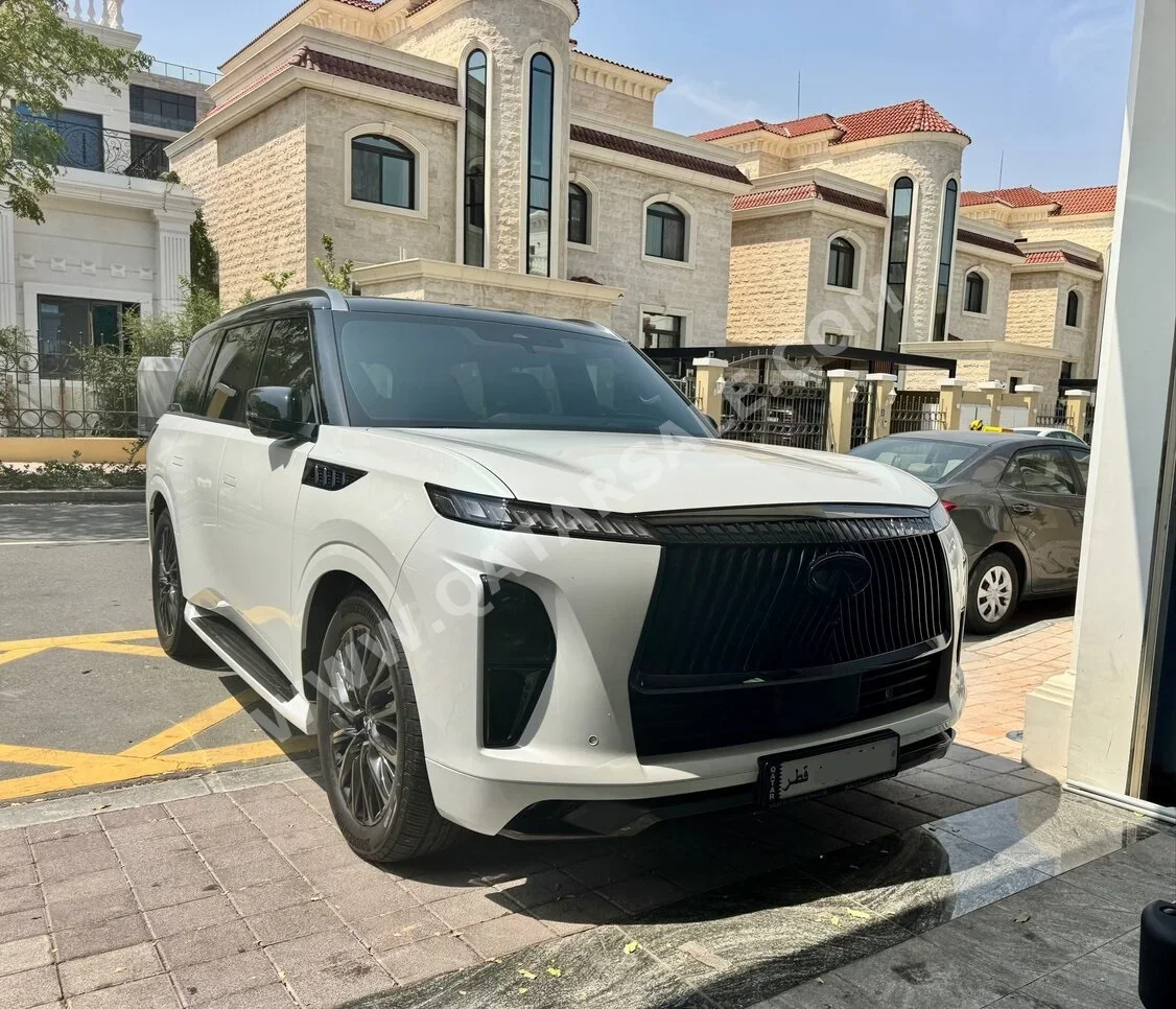 انفنيتي كيو اكس 80 اوتوغراف 2025 اوتوماتيك 6,200 كم 6 سلندر دفع كلي مستمر اس يو في أبيض و أسود تحت الضمان