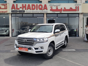 Toyota  Land Cruiser  GXR  2016  Automatic  286,000 Km  6 Cylinder  Four Wheel Drive (4WD)  SUV  White