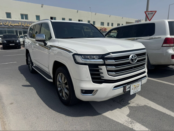 تويوتا  لاند كروزر  في اكس توين توربو  2022  اوتوماتيك  139,000 كم  6 سلندر  دفع رباعي  اس يو في  أبيض