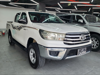 تويوتا  هاي لوكس  2017  اوتوماتيك  255,000 كم  4 سلندر  دفع رباعي  بيكب  أبيض