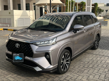 تويوتا  فيلوز  2024  اوتوماتيك  30,000 كم  4 سلندر  سحب امامي  سيدان  رمادي  تحت الضمان