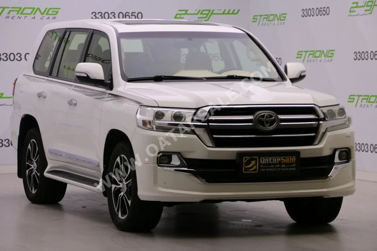 تويوتا لاند كروزر جي اكس ار 2019 اوتوماتيك 190,000 كم 8 سلندر دفع رباعي اس يو في أبيض