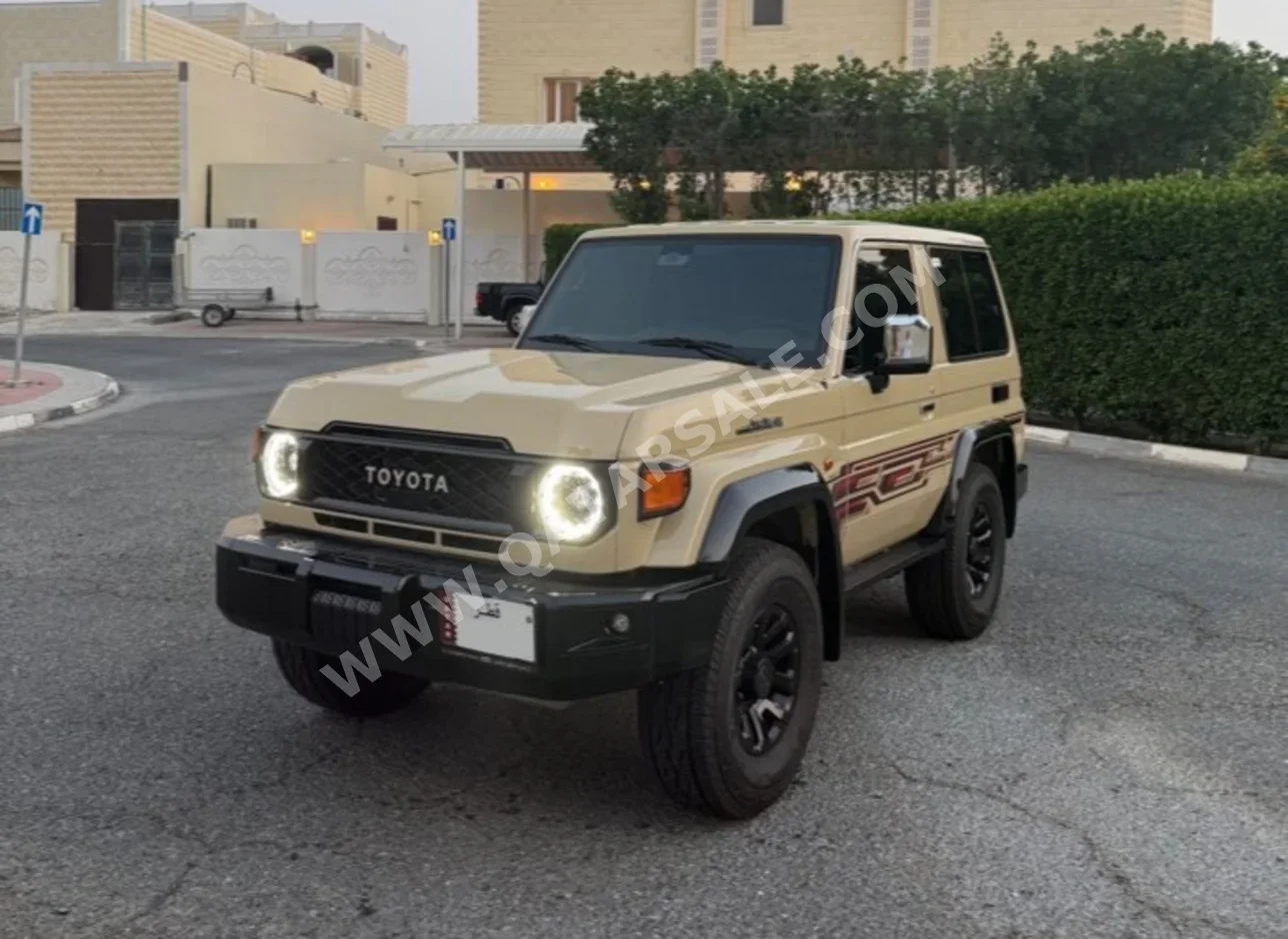 تويوتا لاند كروزر هارد توب 2025 اوتوماتيك 15,500 كم 6 سلندر دفع رباعي اس يو في بيج تحت الضمان