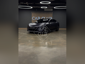 افاتر  12  2025  اوتوماتيك  5,000 كم  0 سلندر  دفع خلفي  سيدان  رمادي  تحت الضمان