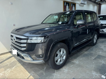 تويوتا  لاند كروزر  جي اكس ار  2025  اوتوماتيك  0 كم  6 سلندر  دفع رباعي  اس يو في  رمادي  تحت الضمان