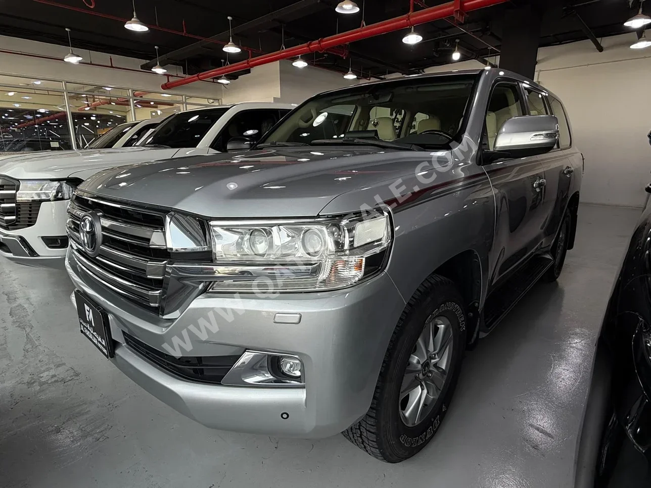 تويوتا  لاند كروزر  جي اكس ار  2020  اوتوماتيك  169,000 كم  6 سلندر  دفع رباعي  اس يو في  فضي