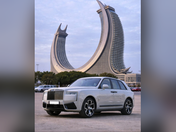 رولز - رويس  كولينان  بلاك بادج  2025  اوتوماتيك  8,000 كم  12 سلندر  دفع رباعي  اس يو في  رمادي ناردو  تحت الضمان