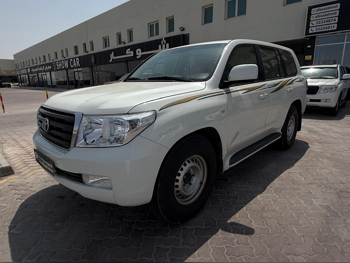تويوتا  لاند كروزر  جي اكس  2011  اوتوماتيك  405,000 كم  6 سلندر  دفع رباعي  اس يو في  أبيض