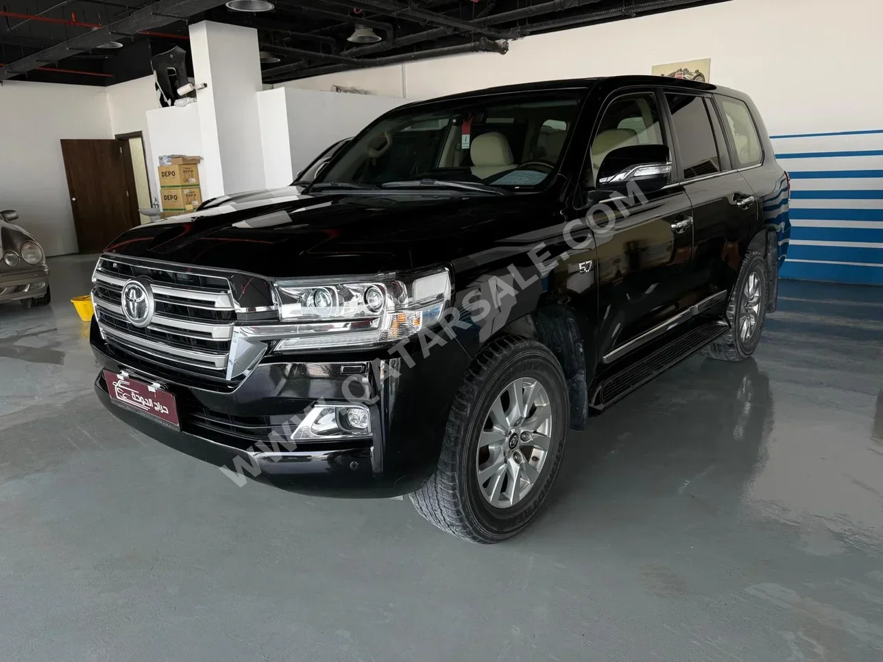 تويوتا  لاند كروزر  في اكس ار  2018  اوتوماتيك  291,000 كم  8 سلندر  دفع رباعي  اس يو في  أسود