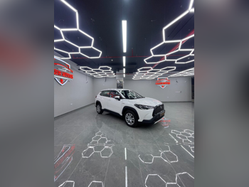 تويوتا  كورولا  كروس هايبرد  2022  اوتوماتيك  81,000 كم  4 سلندر  سحب امامي  اس يو في  أبيض