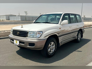 تويوتا  لاند كروزر  جي اكس ار  2002  عادي  422,112 كم  6 سلندر  دفع رباعي  اس يو في  أبيض