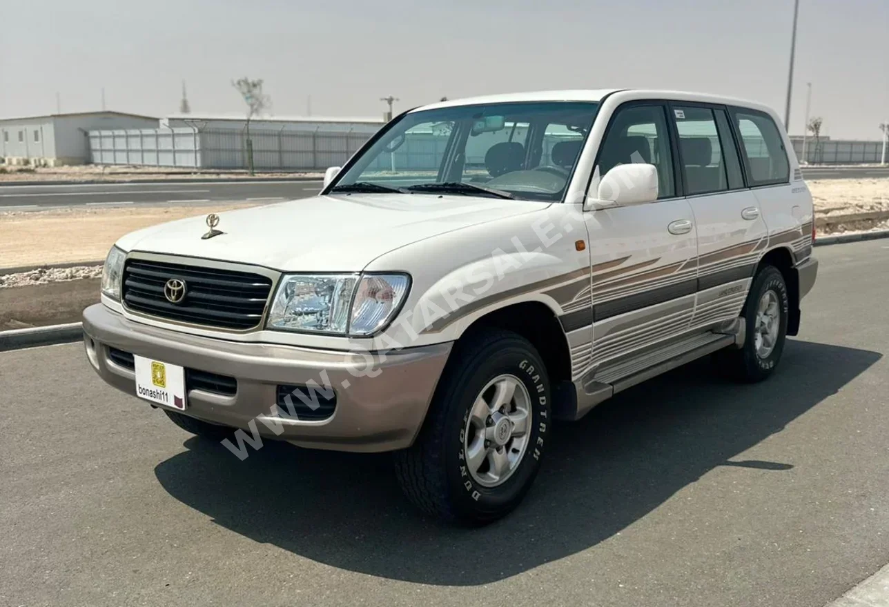 Toyota  Land Cruiser  GXR  2002  Manual  422,112 Km  6 Cylinder  Four Wheel Drive (4WD)  SUV  White