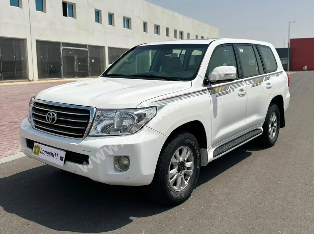 تويوتا  لاند كروزر  جي اكس  2014  اوتوماتيك  461,749 كم  6 سلندر  دفع رباعي  اس يو في  أبيض