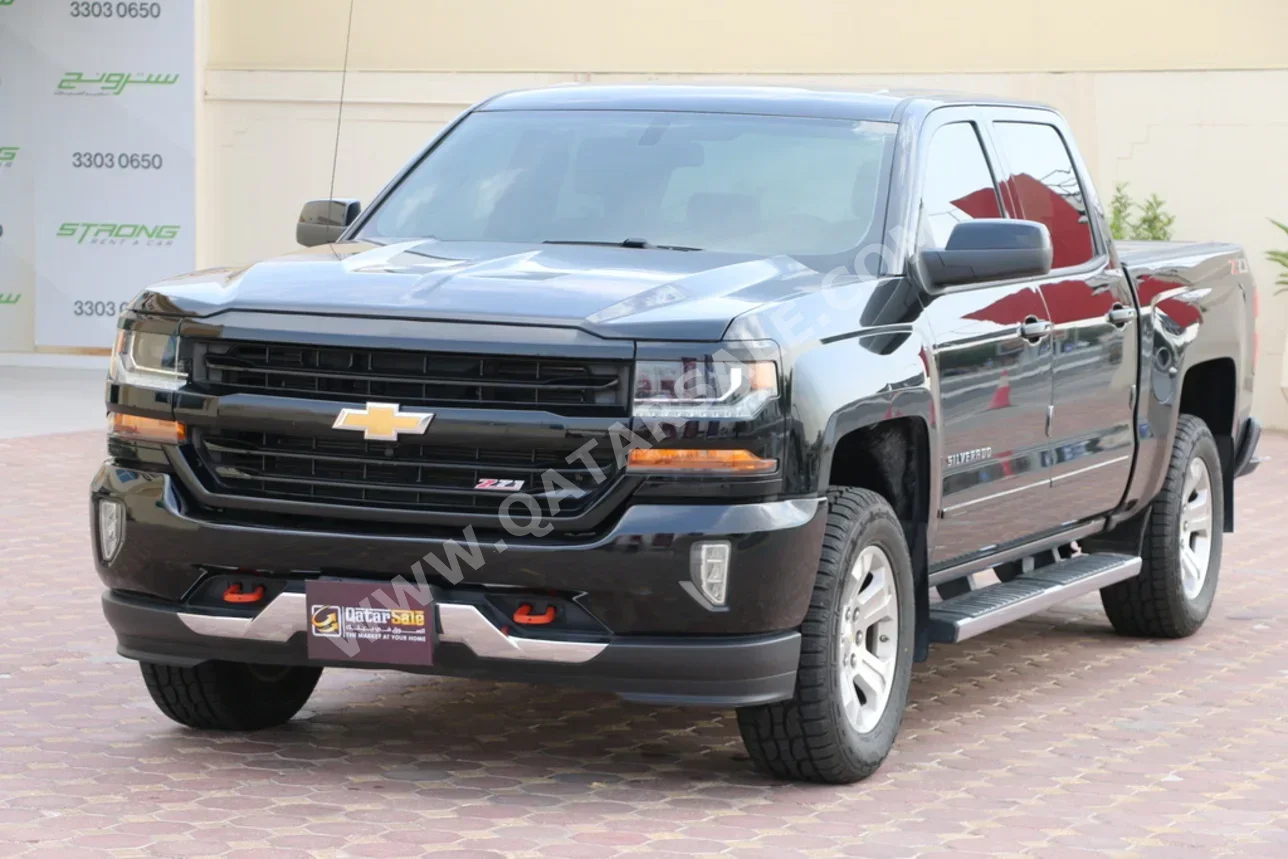 Chevrolet  Silverado  LT  2018  Automatic  125,000 Km  8 Cylinder  Four Wheel Drive (4WD)  Pick Up  Black