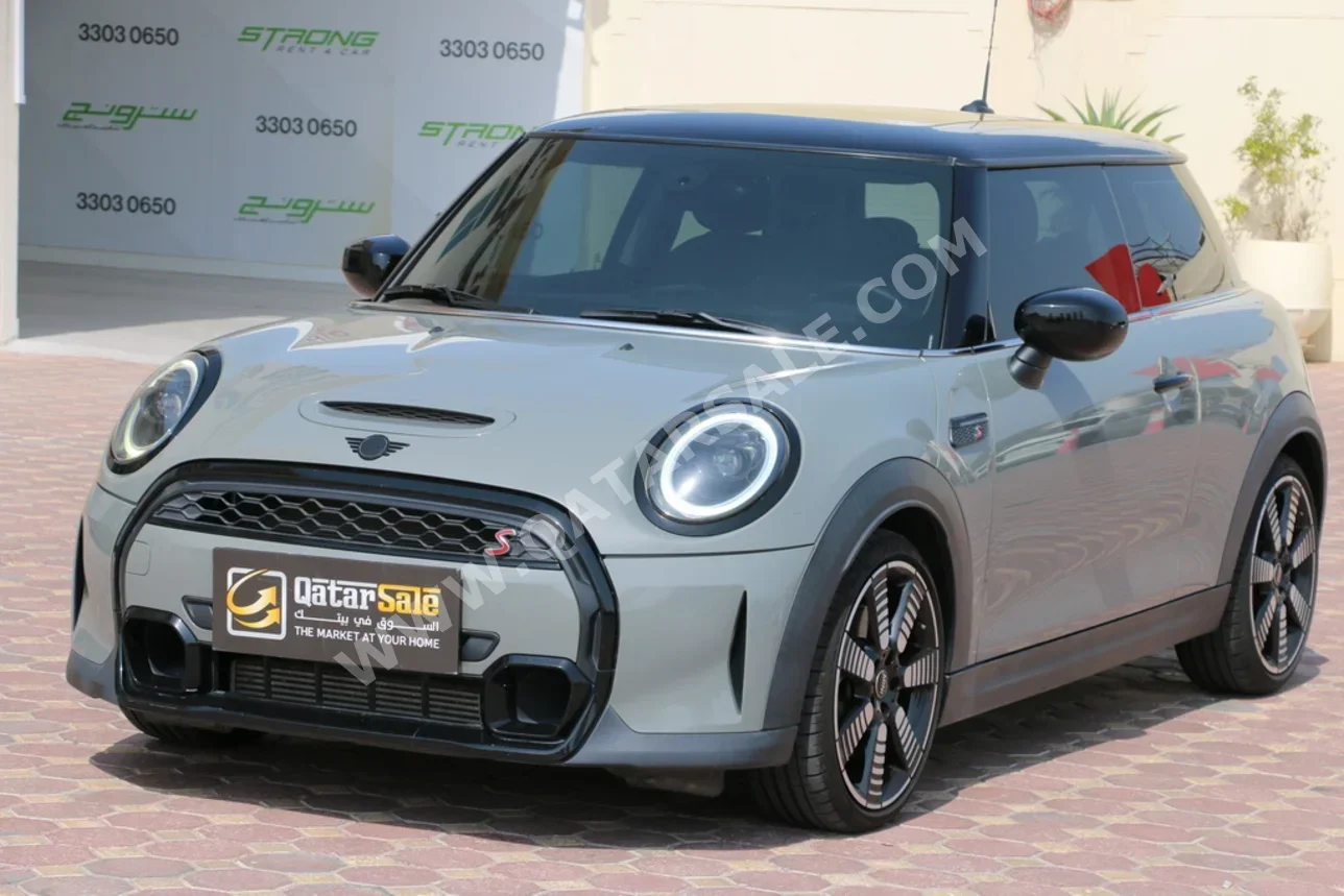 Mini  Cooper  S  2022  Automatic  72,000 Km  4 Cylinder  Front Wheel Drive (FWD)  Hatchback  Gray Nardo