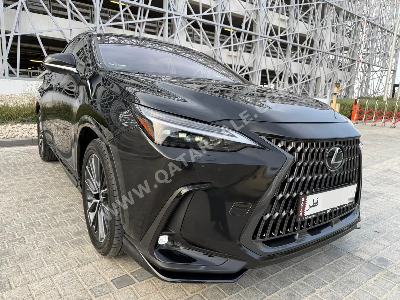 Lexus  NX  350  2025  Automatic  13,000 Km  4 Cylinder  Four Wheel Drive (4WD)  SUV  Black  With Warranty